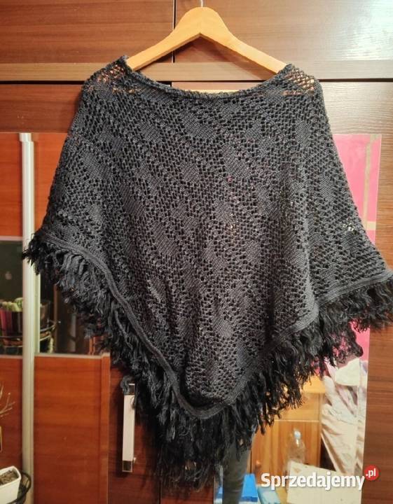 Chusta z haftem i z frędzlami Rozmiar uniwersalny sprzedam