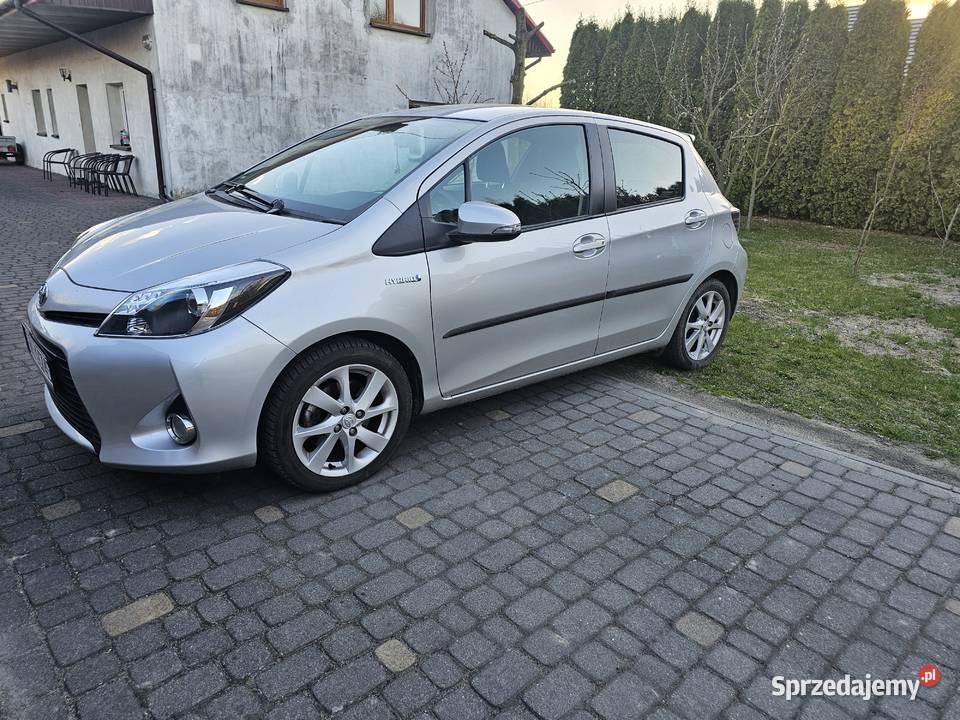Toyota Yaris l 2013r l 40 000 l 15 hybryda l 100 łódzkie Wieluń