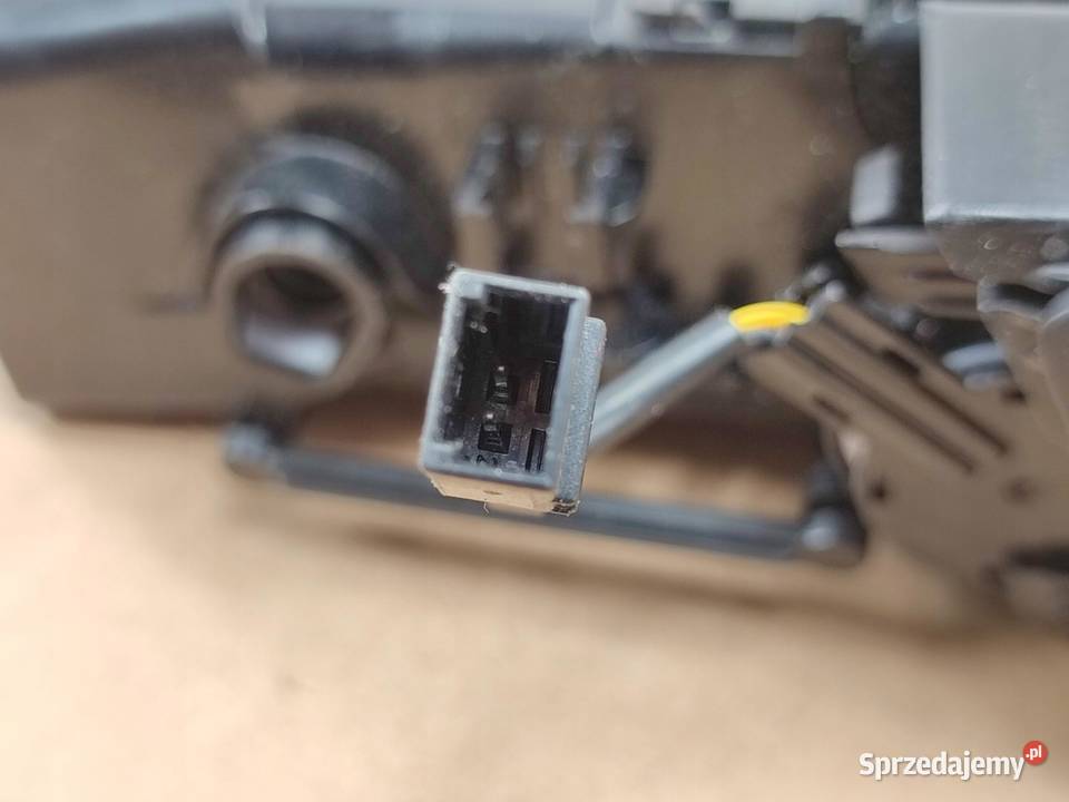 KRATKA NAWIEWU DESKI LEWA SKODA SUPERB III 2015