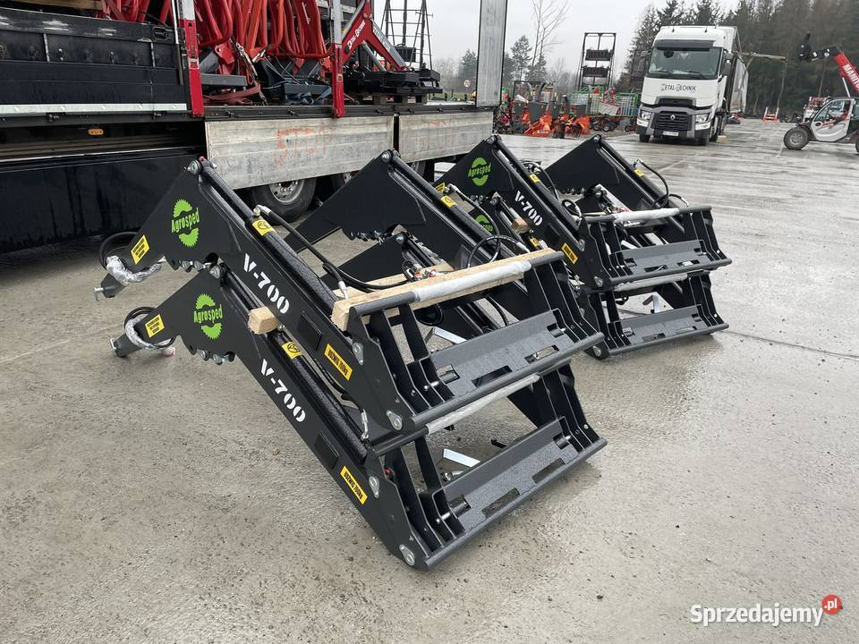 Ładowacz czołowy firmy Agrosped model V700 Gliczarów Dolny