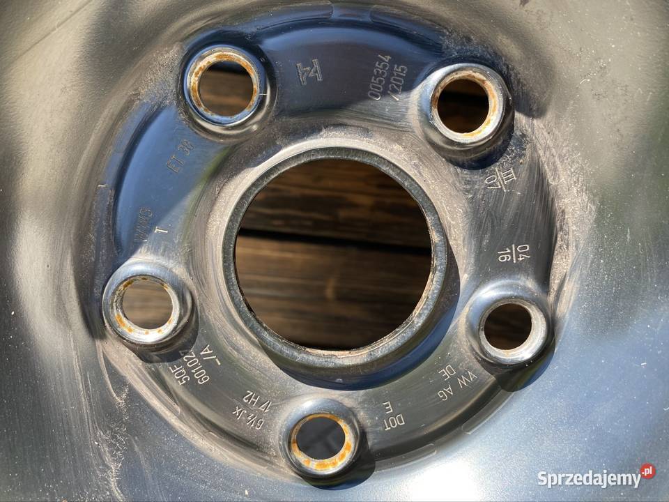Felgi stalowe z oponami zimowymi grupa VW 17 Samochodowe Pieszyce