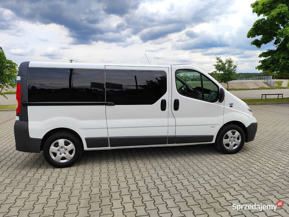 Opel Vivaro Long 9 osób z Niemiec Nawiewy Vivaro Wójtostwo