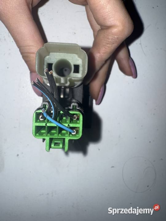 Przycisk otwierania klapy Ford Mondeo Mk3 Klapy bagażnika wielkopolskie Ostrów Wielkopolski sprzedam