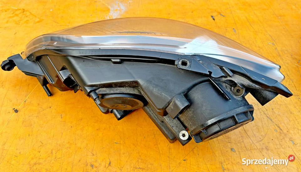 VW GOLF V PLUS LAMPA PRZEDNIA PRAWA EUROPA Radom