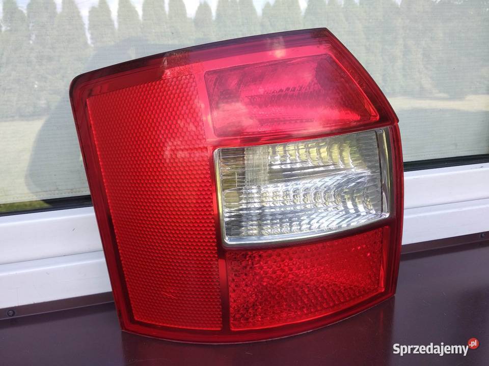 Audi A4 B6 kombi Avant lampa tył tylna lewa Sieradz