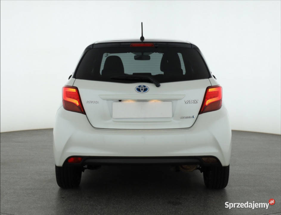 Toyota Yaris 15 Hybrid radio sprzedam