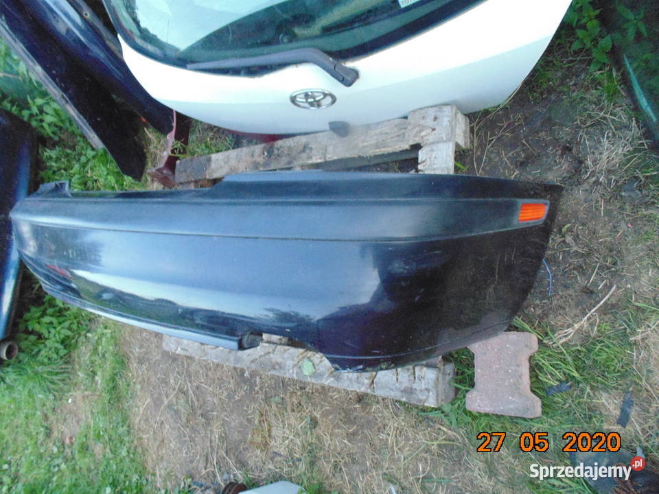 Zderzak tylny tył Volvo v40 0004 lift czarny osobowe Kraków sprzedam