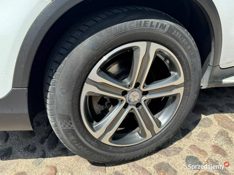 Mercedes GLC 220 GLC Jestem Drugim Właściciel Rok produkcji 2016 Mercedes-Benz Szerominek