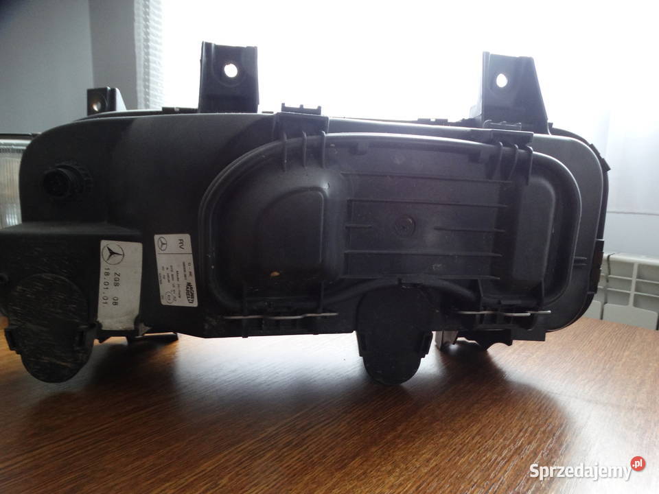 MERCEDES ATEGO REFLEKTORY LAMPY Przód dostawcze Lampy przednie Dębowiec