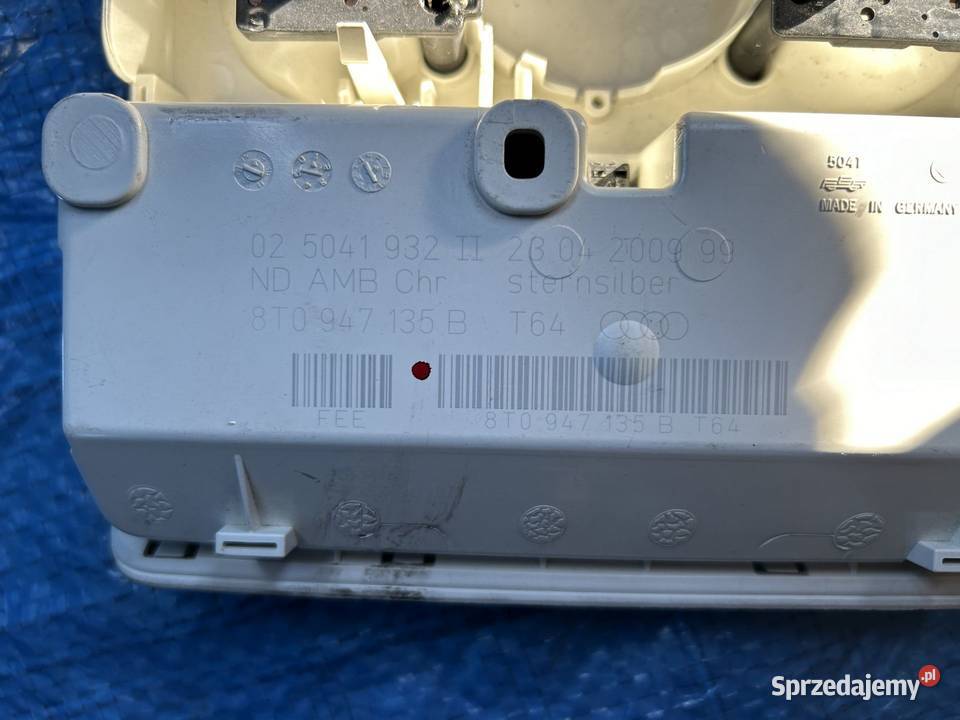 Audi A4 B8 Lampka Podsufitki 8T0947135B osobowe Bolesławiec