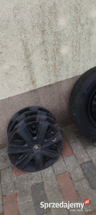 Opony zimowe na stalowych felgachkołpaki 15cale Nowy Dwór Gdański