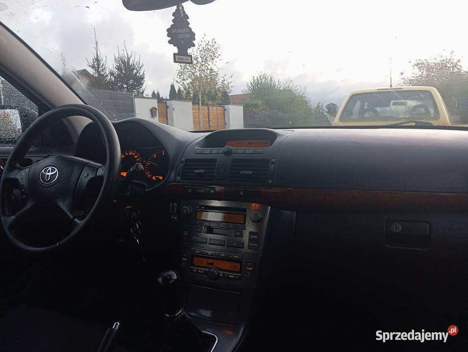 Toyota Avensis Orginalny świetny stan 1987cm3 Wisznia Mała sprzedam