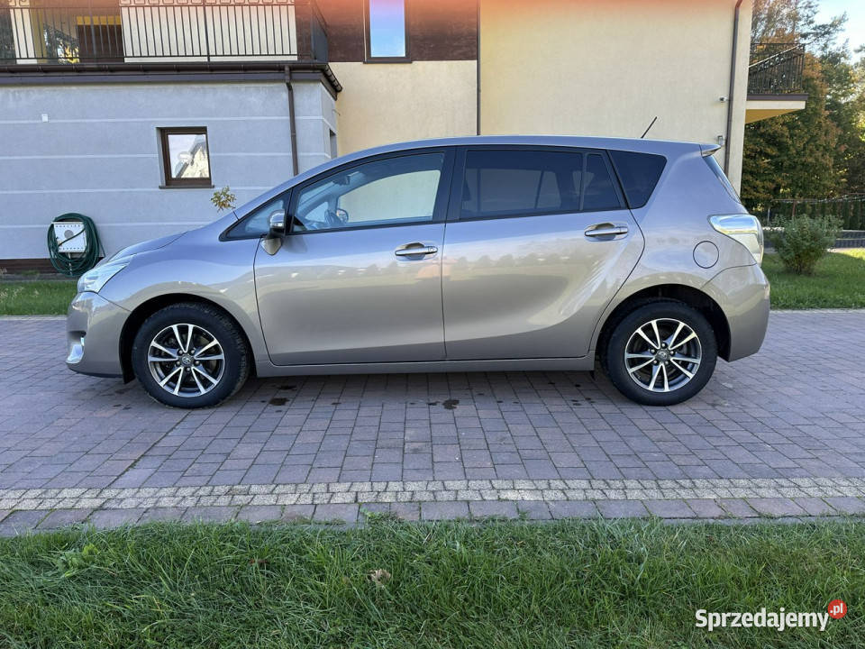 Toyota Verso lakier metallic Lipówki sprzedam