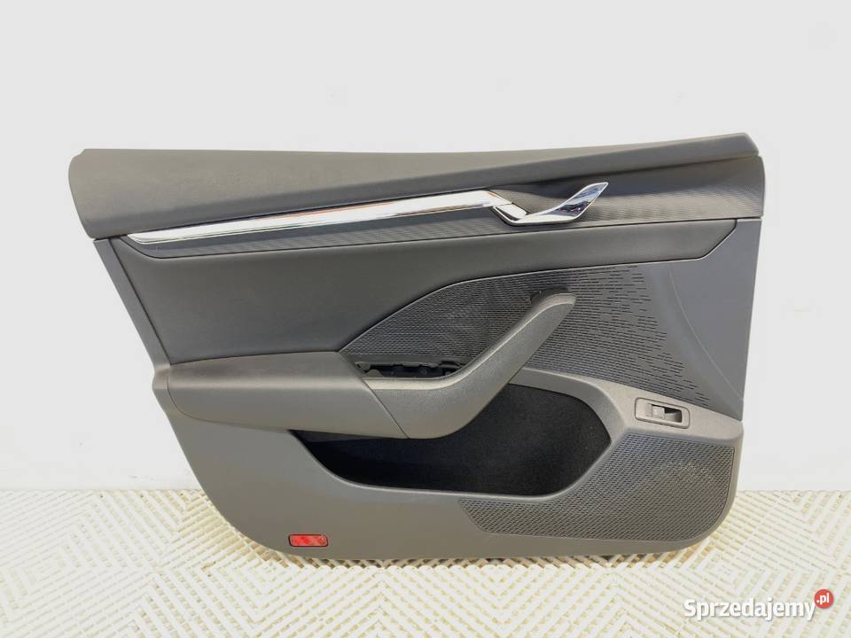 BOCZEK DRZWI LEWY PRZÓD SKODA OCTAVIA IV Kombi