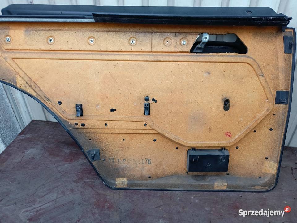 Mercedes W124 boczki drzwiowe czarne tylne prawy Skarżysko-Kamienna
