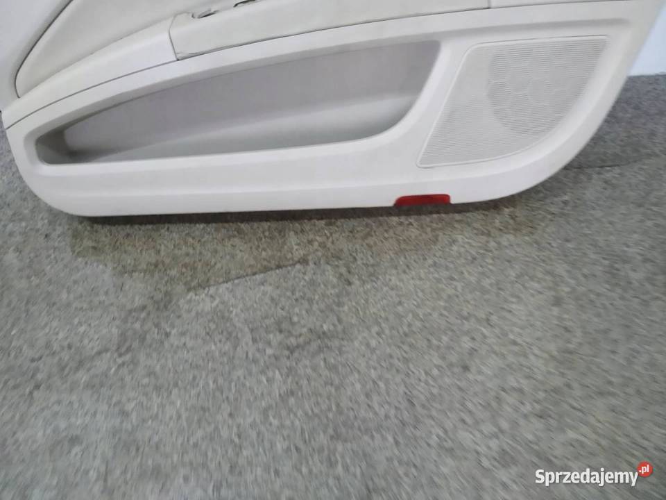 TAPICERKA BOCZEK PRAWY PRZÓD PASAŻERA 3T Skoda