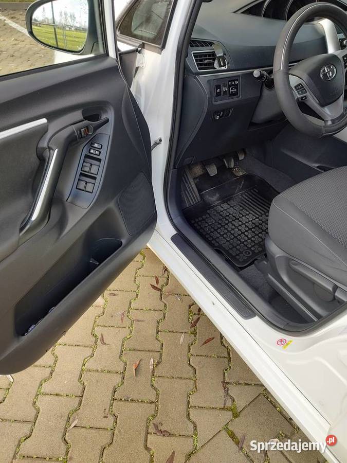Sprzedam zadbaną toyotę Verso 2015 98000km wielkopolskie Piła