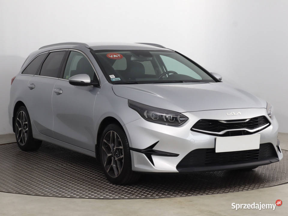 Kia Ceed 15 TGDI srebrny Bielany Wrocławskie