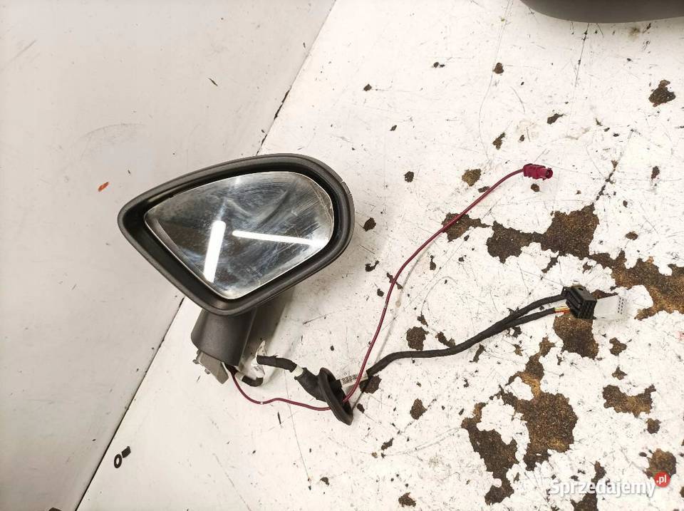 LUSTERKO PRAWE 14PIN EUROPA W118 MercedesBenz