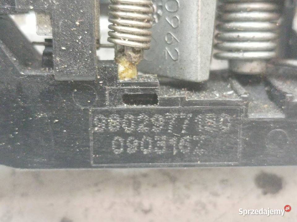 KLAMKA ZEWNĘTRZNA LEWA PRAWA PRZÓD KOMPLET KCAC osobowe Klamki sprzedam