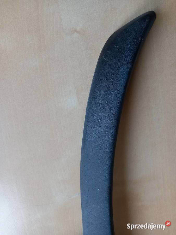 VW Golf II nakładka tylnego nadkola lewa osobowe Bukownica