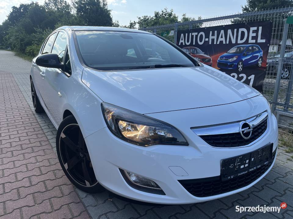 OPEL ASTRA J 2011 14 TURBO Ostrowiec Świętokrzyski