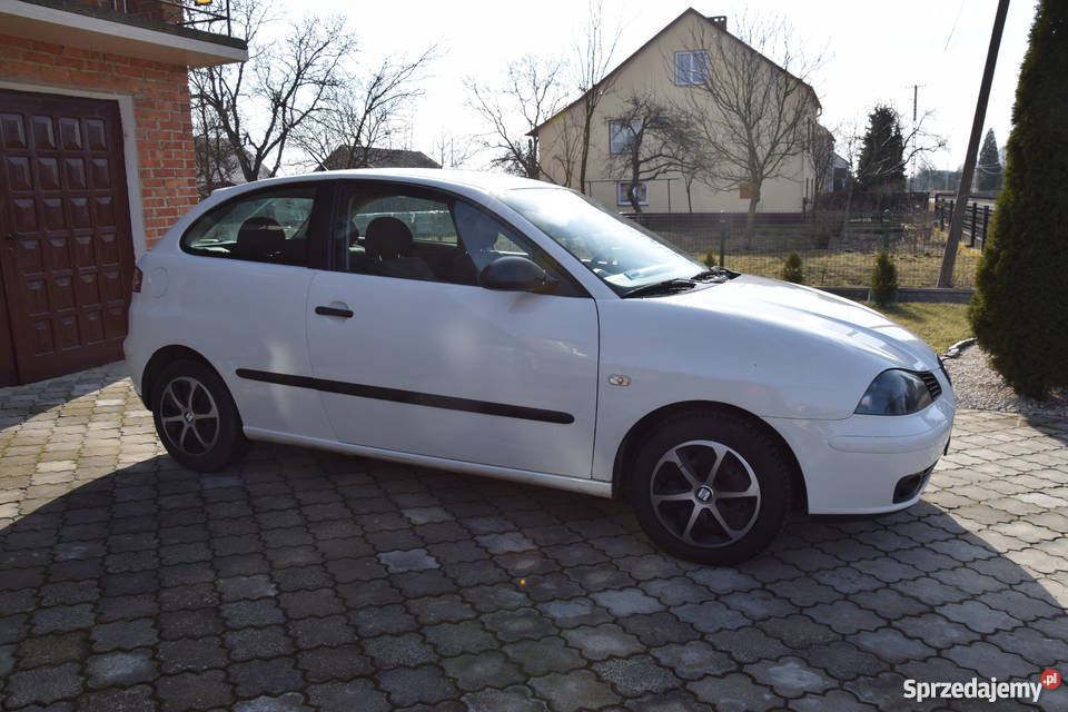 Sprzedam Seat Ibiza III 14 16V 2005r centralny zamek Dąbrowica