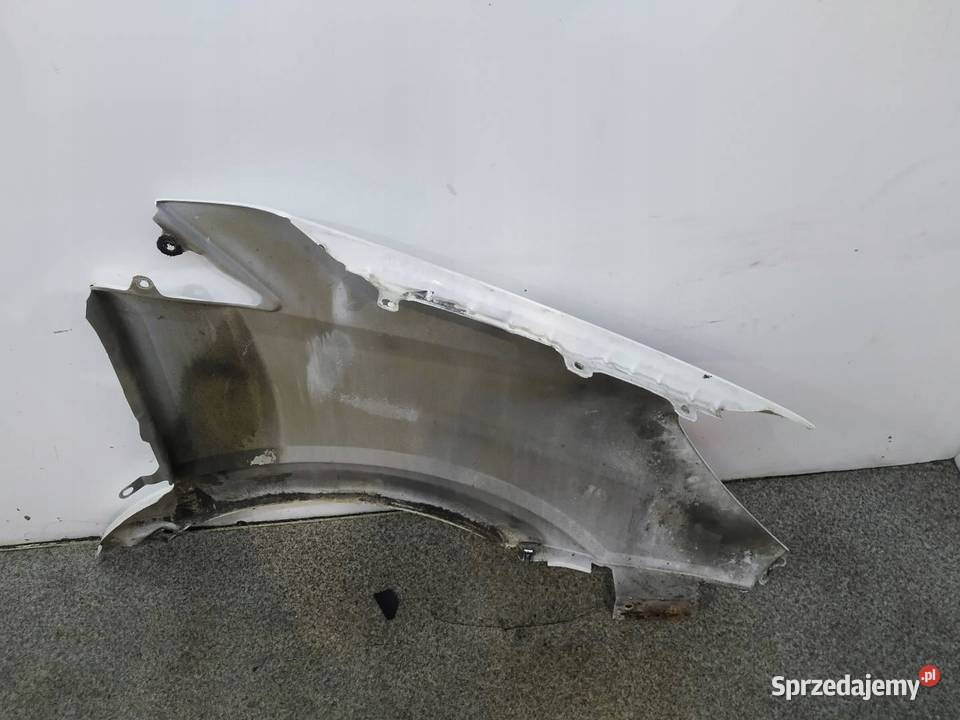 BŁOTNIK LEWY PRZÓD BIAŁY W906 MercedesBenz Rok produkcji 2010