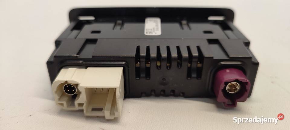 MERCEDES W247 GNIAZDO USB A2478207502 osobowe