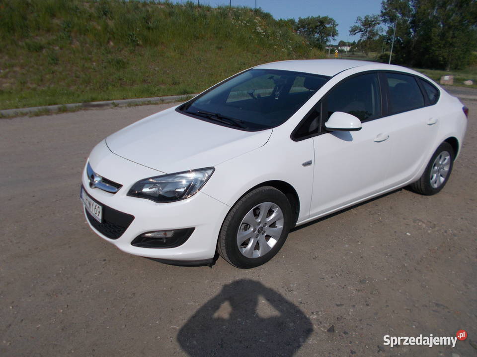 Opel Astra j sedan Salon Polska 2018 biały hak