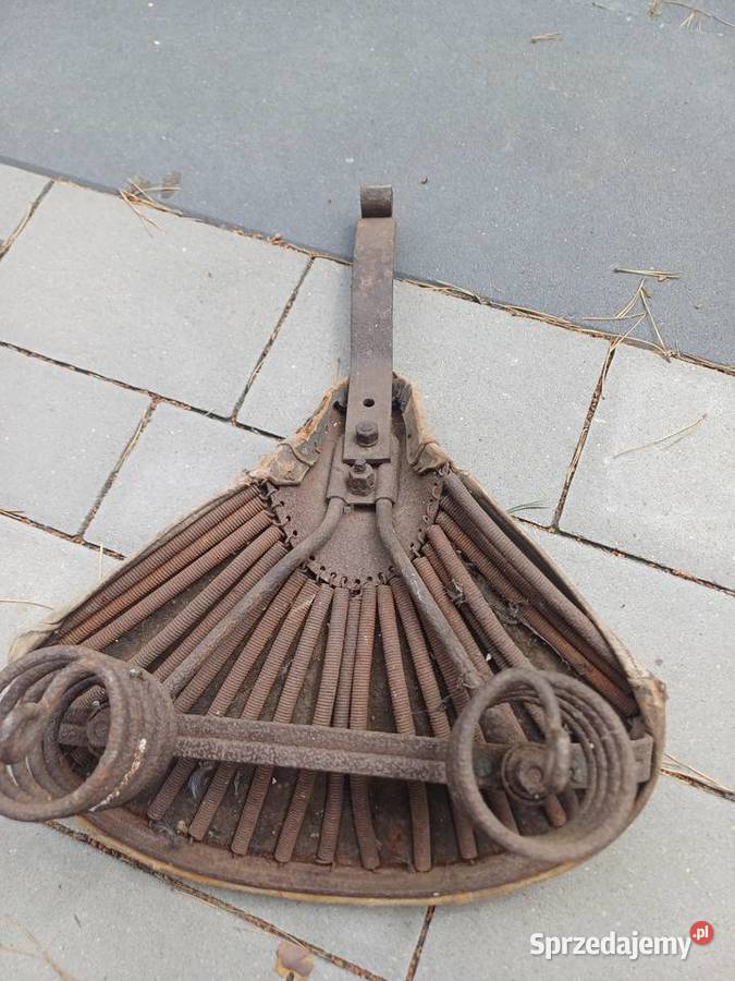 siedzenie zabytkowego motocykla dkw Otwock
