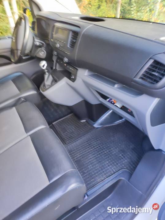Opel Vivaro furgon blaszak 2020 nieuszkodzony Sanok