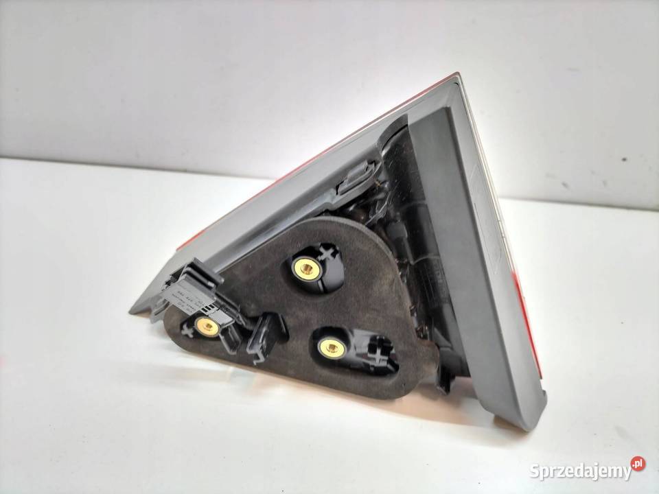 LAMPA TYŁ W KLAPĘ PRAWA SEDAN LIFT 3V5945308F osobowe
