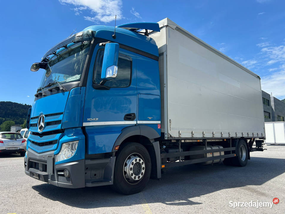 Mercedes A Firanka z winda Warszawa