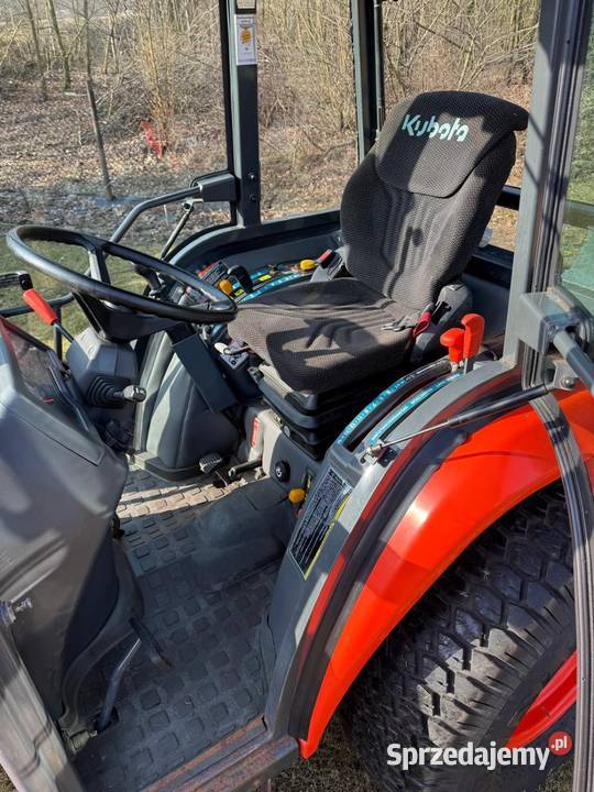 Kubota STV 4x4 ciągnik traktor komunalny WOM 540/1000 obr. Kubota Częstochowa