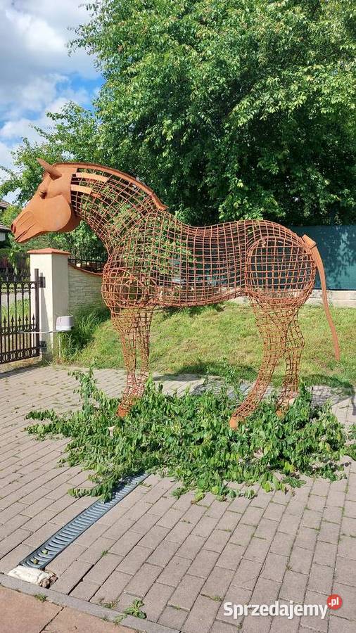 Rzeźba Koń 11 ze stali corten do ogrodu na Warszawa