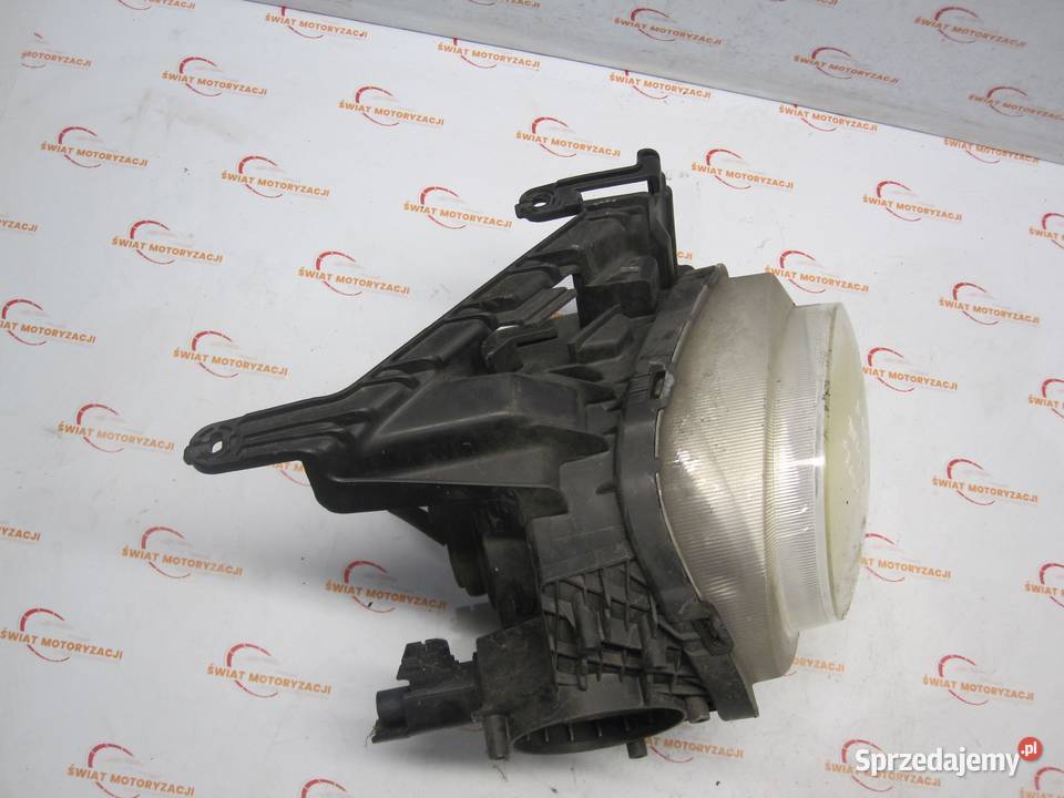 NISSAN JUKE 10r lampa prawa przód ANGLIK osobowe Kielce