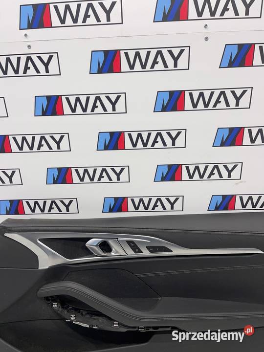 BMW 8 G15 BOCZEK TAPICERKA DRZWI PRAWY PRZÓD