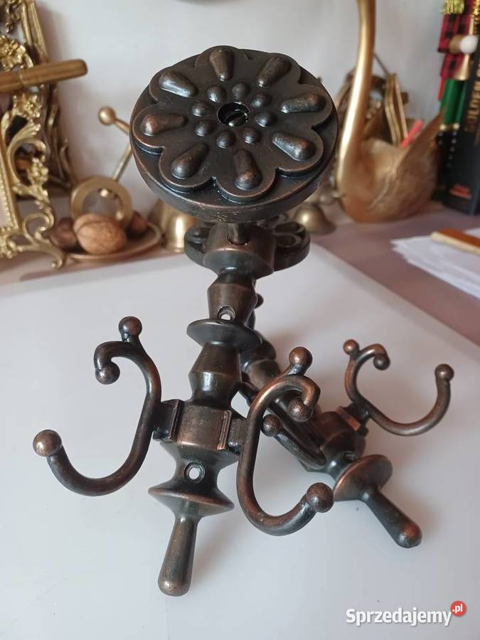 Dwa piękne duże wieszaki Wieszaki