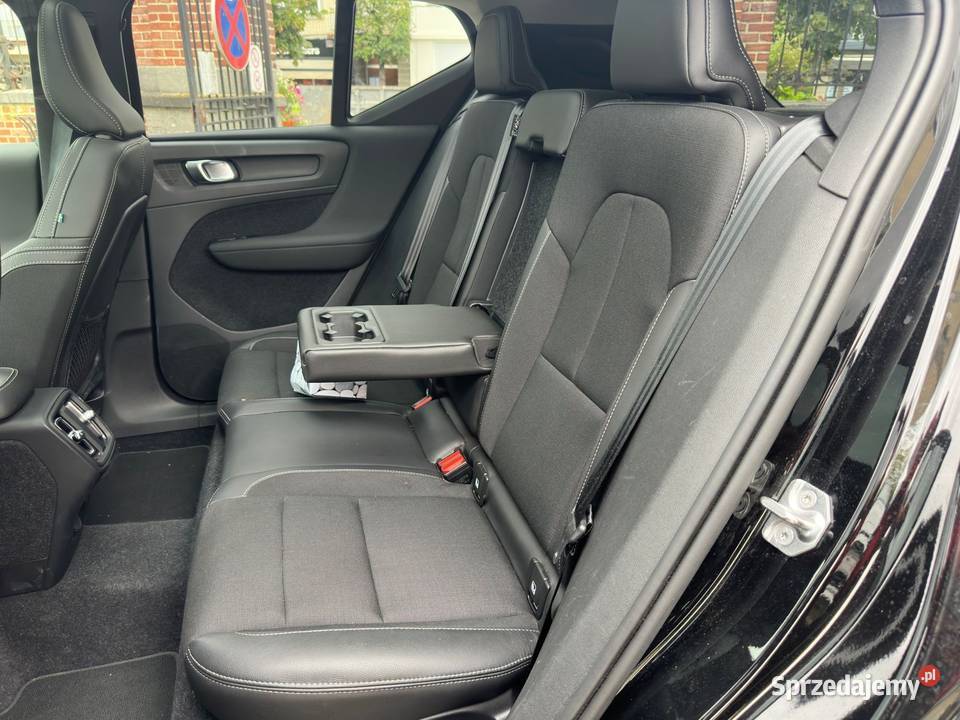 2019 Volvo XC40 15 T3 Momentum Warszawa
