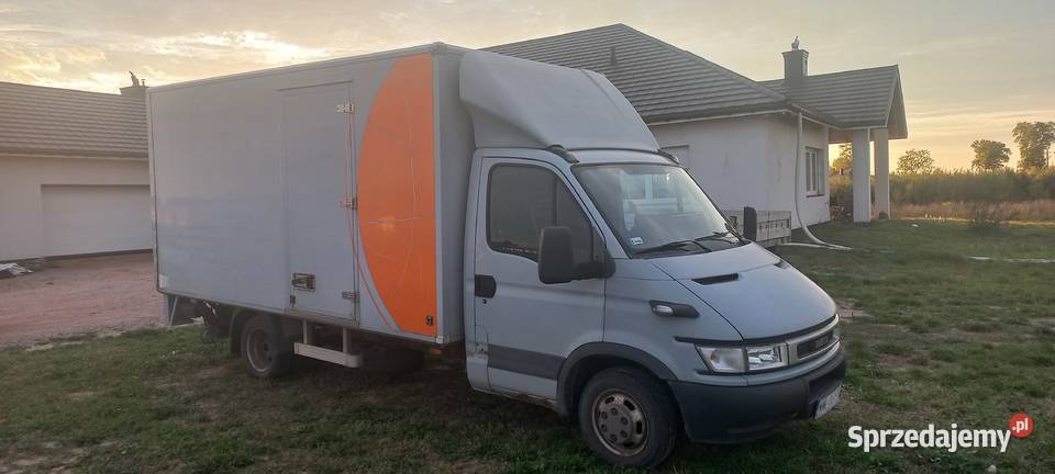 kontener aluminiowy ze świetlikiem 450x220x220
