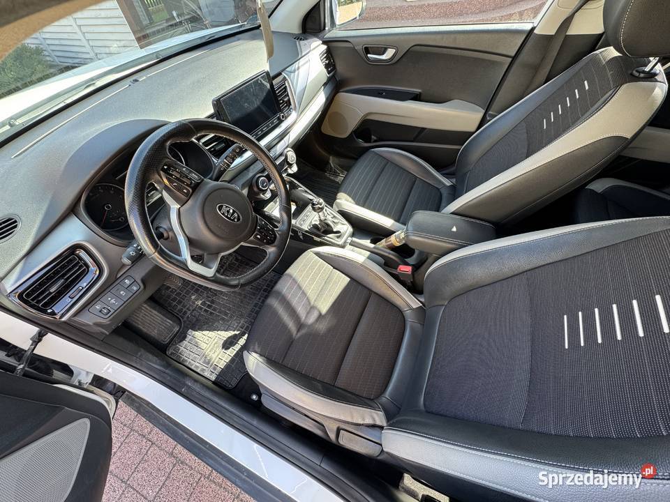 Kia Stonic 12 DPI 84 pakiet Business Line centralny zamek Bojanów