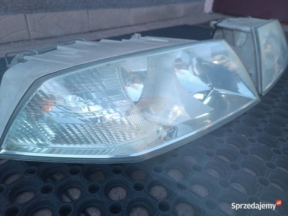 Skoda Octavia 2 II reflektory lampy przód sprzedam