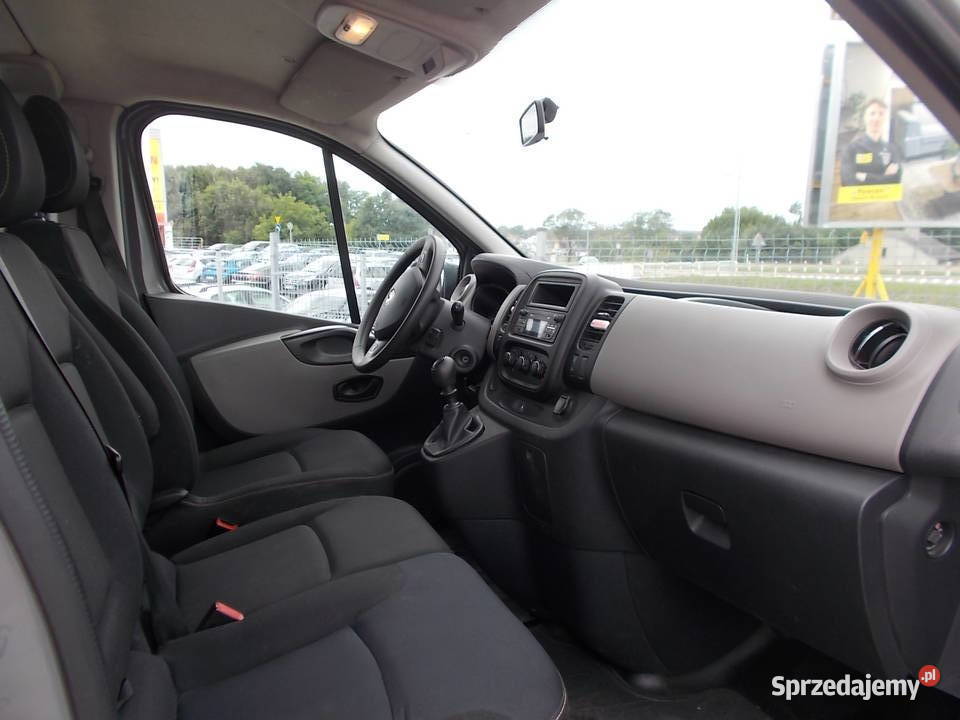 RENAULT TRAFIC 16 D 9 osobowysalon Polska