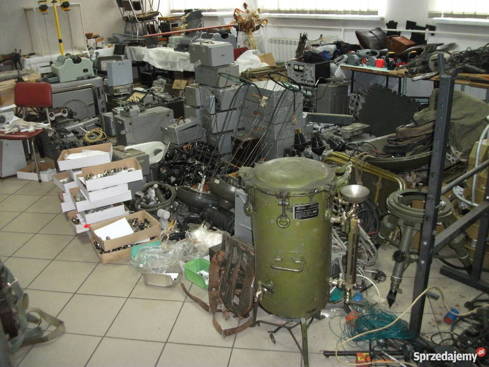 Militaria sprzęt wojskowy demobil radiostacje Militaria łódzkie Skierniewice