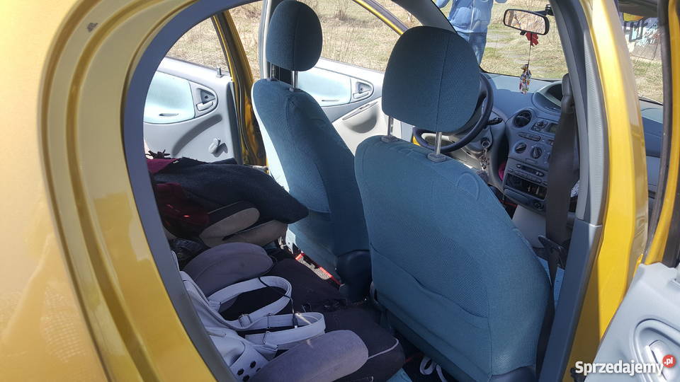 Piękny złoty Yaris Toyota z udokumentowanym Zarejestrowany w Polsce Bielsko-Biała