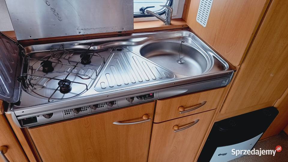 przyczepa kempingowa łóżka piętrowe campingowa