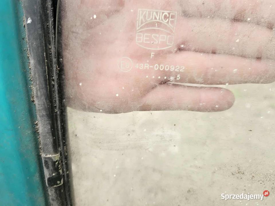 Drzwi do malucha fiat 126p praw lewe Ostrówek