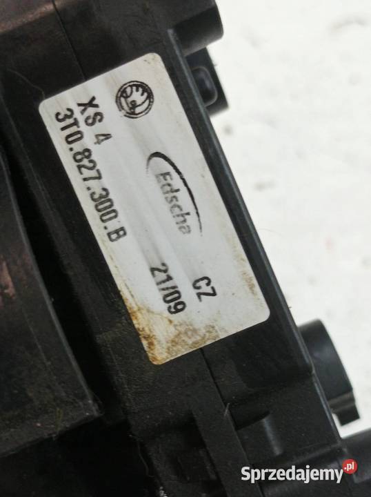 ZAMEK KLAPY BAGAŻNIKA 3T0827299B 4F9827383A