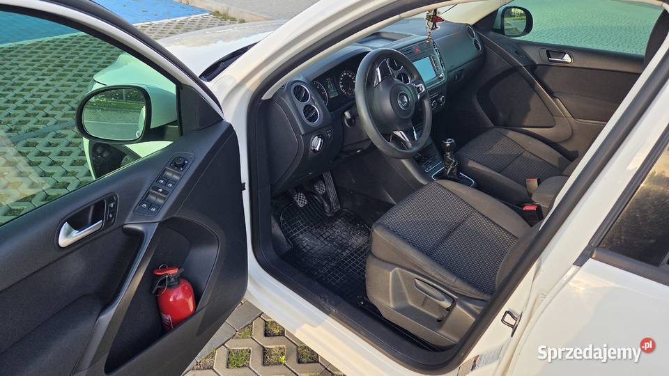 Volkswagen Tiguan I 20 VW iguan 2010r Biały Skarżysko-Kamienna